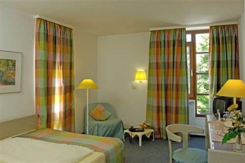 ホテル ケルシュタル シュトゥットガルト 部屋 写真